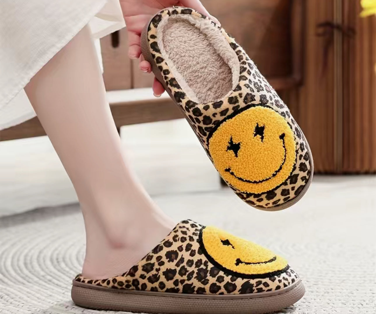 Women’s Fuzzy Smiley Slippers Hippo Boutique