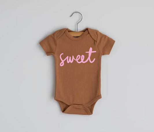 Newborn baby girl chocolate onesie with pink sweet cursive lettering print baby girl Canada clothes newborn baby Canada cotton onesie 