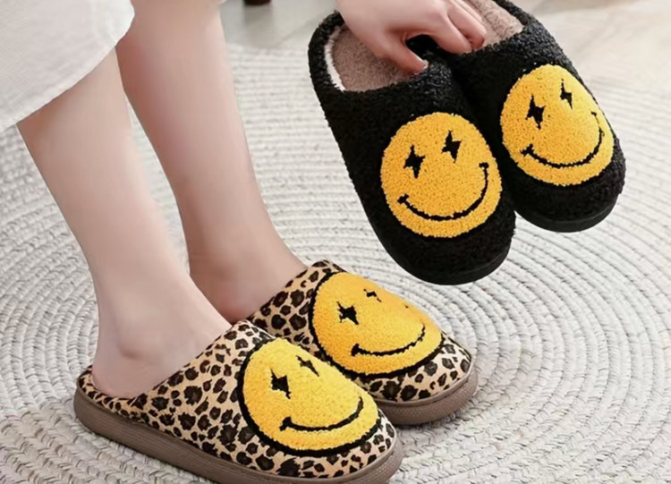 Women’s Fuzzy Smiley Slippers Hippo Boutique