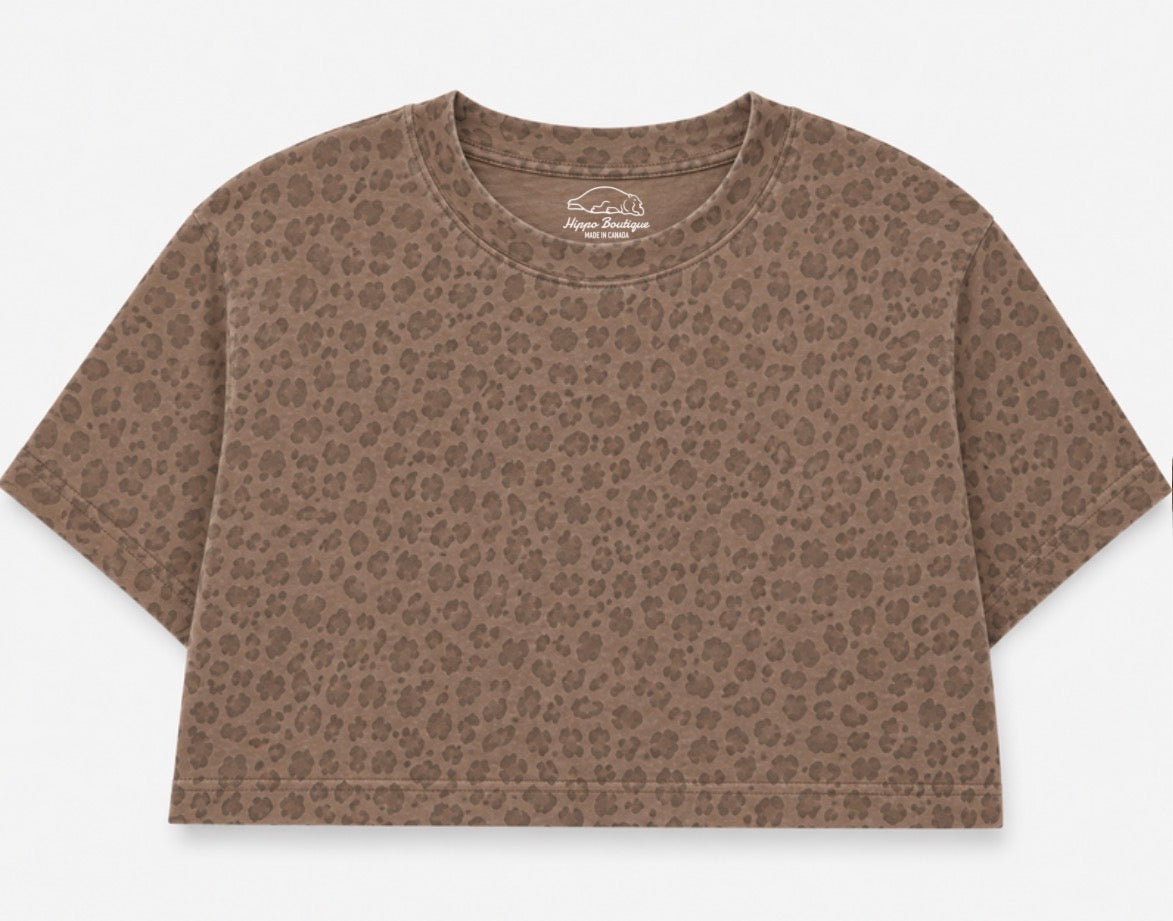 Canadian leopard crop top, women’s boxy tee, leopard print cropped shirt, oversized crop top Canada, trendy women’s t-shirt, cropped graphic tee, comfort cotton crop top, women’s fashion Canada, casual crop tee, leopard fashion top, women’s boutique Canada, boxy cropped t-shirt, everyday crop top, women’s streetwear, Canadian clothing boutique