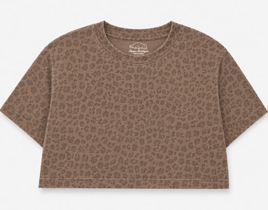 Canadian leopard crop top, women’s boxy tee, leopard print cropped shirt, oversized crop top Canada, trendy women’s t-shirt, cropped graphic tee, comfort cotton crop top, women’s fashion Canada, casual crop tee, leopard fashion top, women’s boutique Canada, boxy cropped t-shirt, everyday crop top, women’s streetwear, Canadian clothing boutique