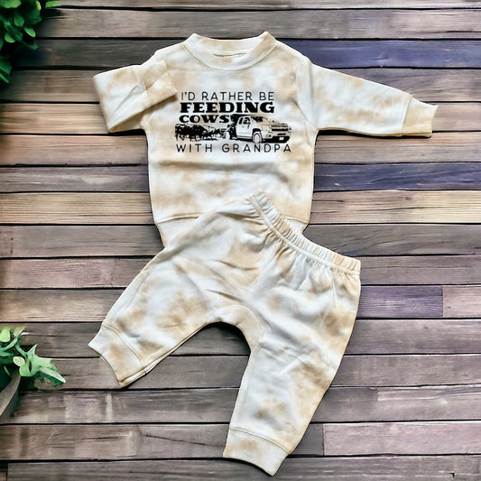 Feeding cows Tie dye Baby western farm Outfit sweatshirt and pants, baby clothes, farm shirt, baby girl, baby boy, baby gift, toddler sweat Hippo Boutique