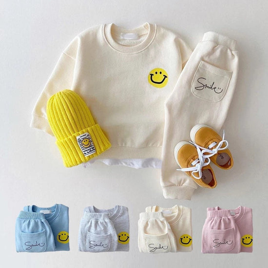 Smile Oversized Sweatshirt Outfit - Hippo Boutique