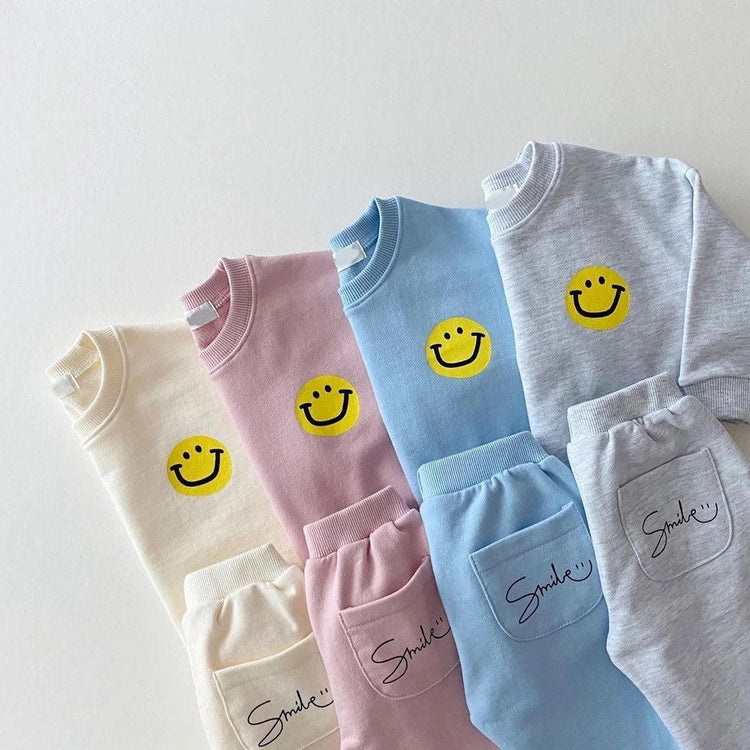 Smile Oversized Sweatshirt Outfit - Hippo Boutique