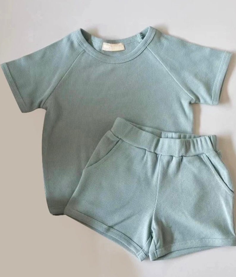 Colorblock T-Shirt & Shorts Set - Hippo Boutique