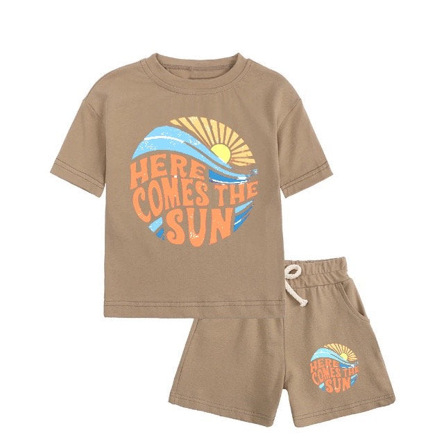 Here Comes The Sun T-Shirt & Shorts Set - Hippo Boutique