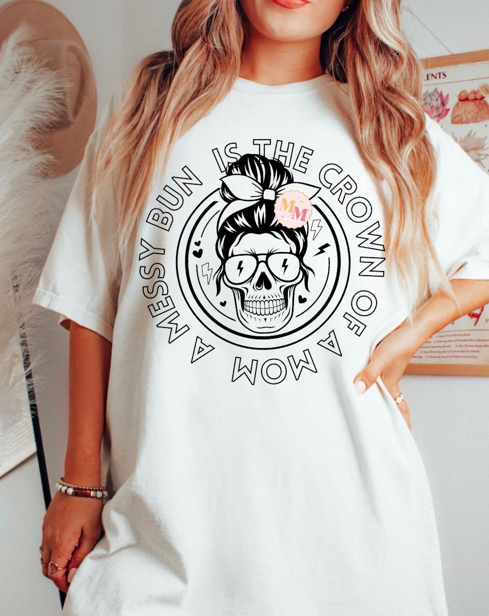 Mama oversized women’s tshirts / women’s clothes / graphic tee / gift for her / mom / skull tee / rock and roll / cool / beach / skull head