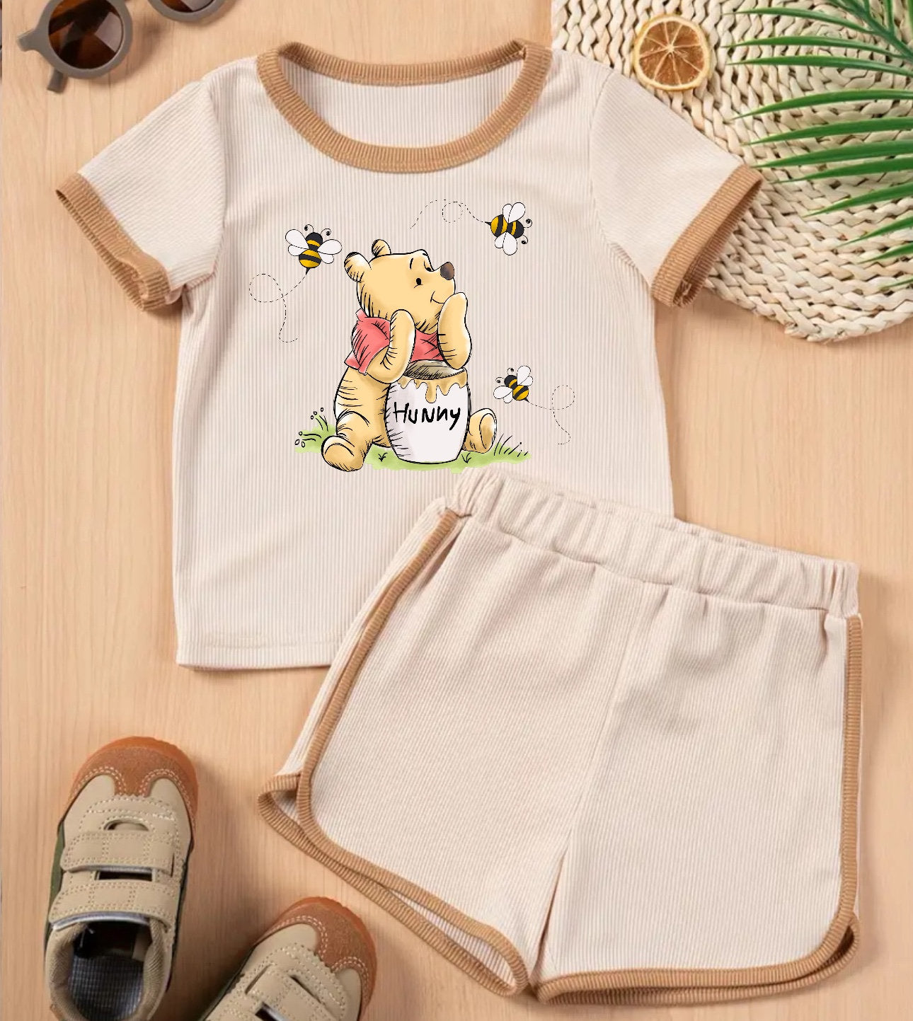 Toddler and Baby pooh outfit, clothes set, shirt , shorts , baby girl , baby clothes, baby shower, baby boy, baby girl, baby gift