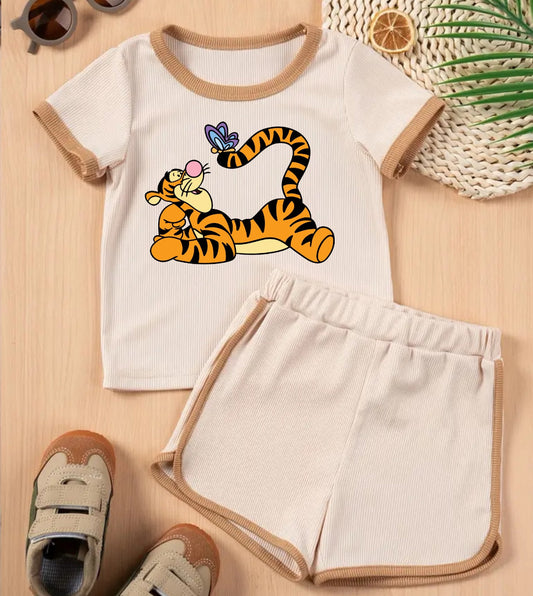 Toddler and Baby pooh outfit, clothes set, shirt , shorts , baby girl , baby clothes, baby shower, baby boy, baby girl, baby gift